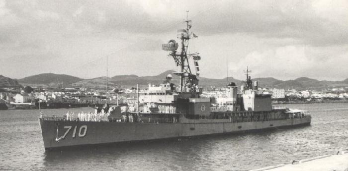 File:USS Gearing (1945).jpg